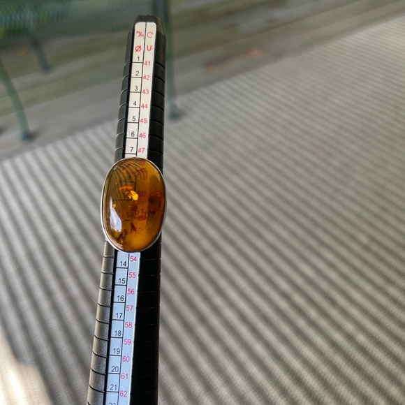 Amber and sterling silver ring. Size 5 3/4. EUC. Beautiful color. - Picture 7 of 9